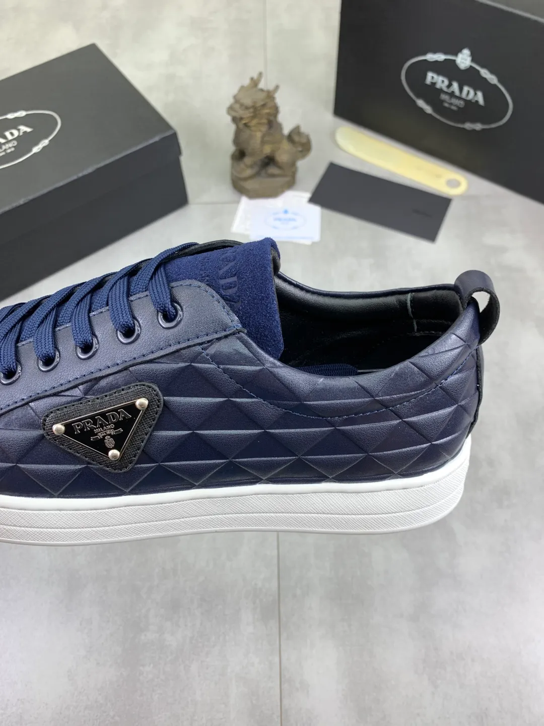Men's Men's Shoes💰P420💰[New Style] The latest classic model of high-quality PRADA breathable and comfortable men's shoes has been launched on the official website, 1:1 replica, synchronized in Hong Kong, and on the same catwalk; all made of calfskin with breathable mesh fabric ➕Imported soft Soft and comfortable sheepskin lining, 🍡🍡original rubber outsole is non-slip and wear-resistant; comfortable to wear, attractive style, fine workmanship, and simple and neat shoe last, showing a man's courage and toughness, 👍Size: 39-44 2️⃣Color🉑️Choose